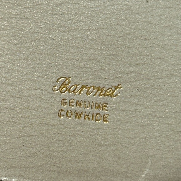 Beautiful Vintage Baronet Embroidered Floral Tapestry & Genuine Cowhide Wallet - Picture 3 of 6